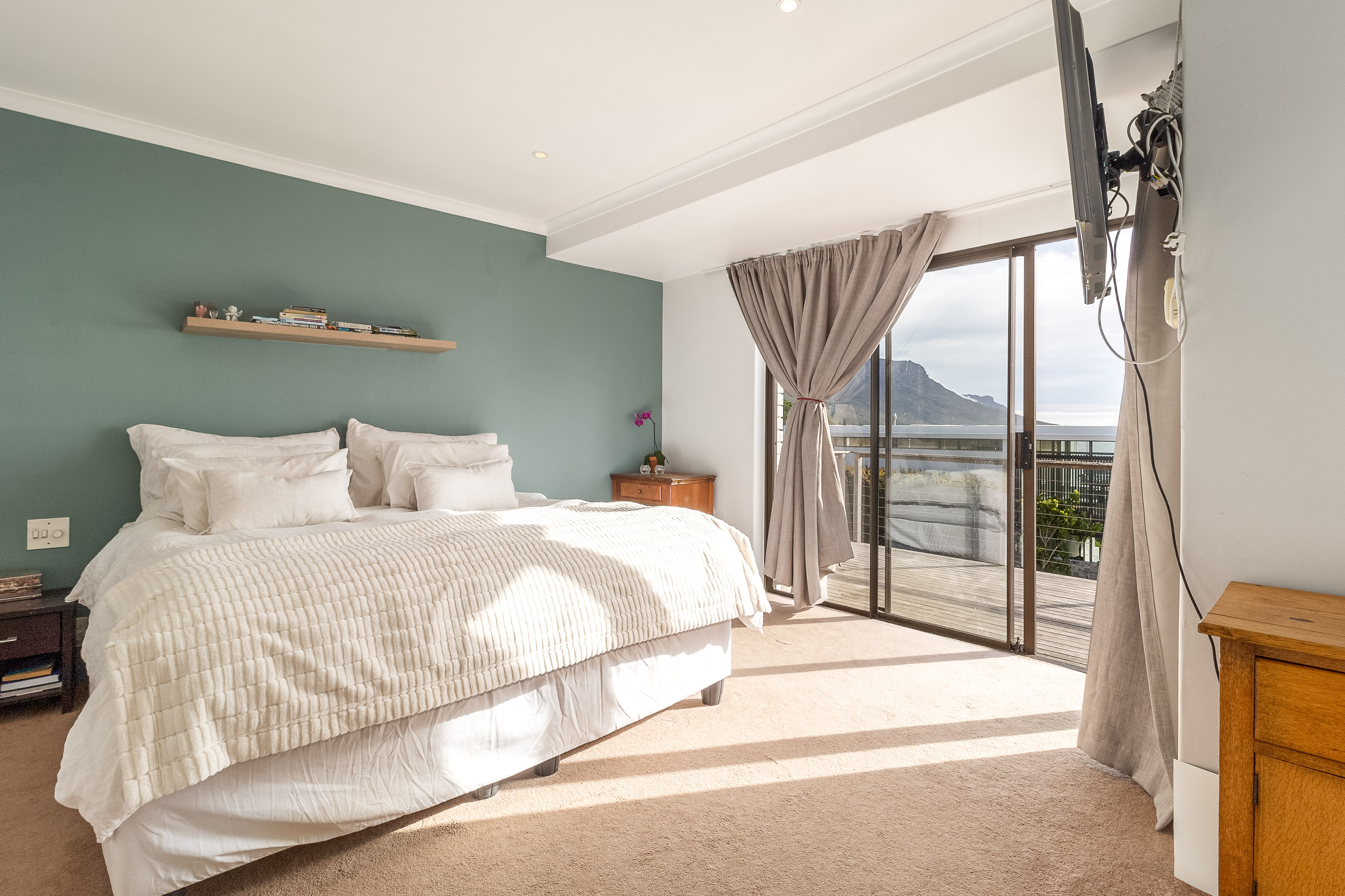 5 Bedroom Property for Sale in Camps Bay Western Cape
